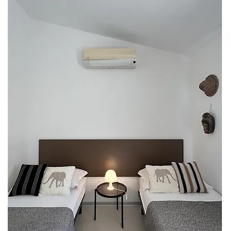 Elegant 100m From Pellicano Sea View & Private Garden * Olbia